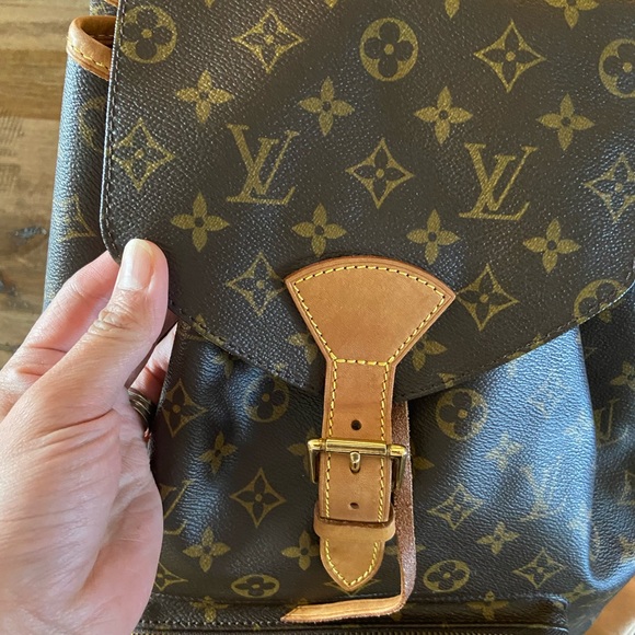 Authentic Louis Vuitton GM - Picture 2 of 13